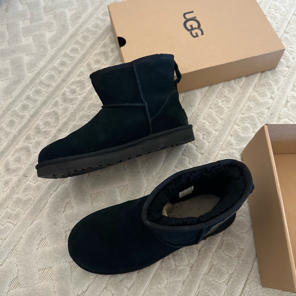 Black Uggs - image 5